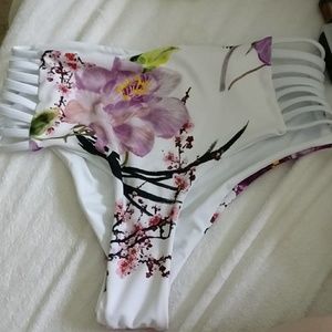 TiNiBiKiNi bottoms nwt  watercolor floral